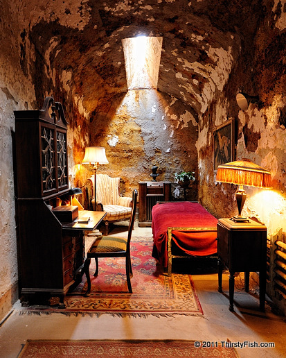Al Capone's Cell - Mobsters of the Pen