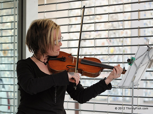 Storefront Violinist